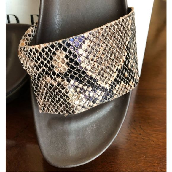 DONALD PLINER - L Sz 6 “FiFi” Sandal Python Print Leather Low Wedge. NEW IN BOX! - Picture 6 of 14